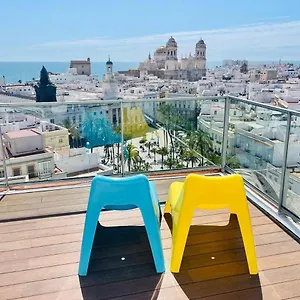 https://skyline-penthouse-with-terrace-of-50-m2-and-stunning-views.hotelsincadiz.net